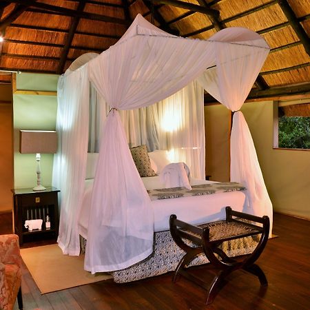 Ivory Lodge Dete Luaran gambar