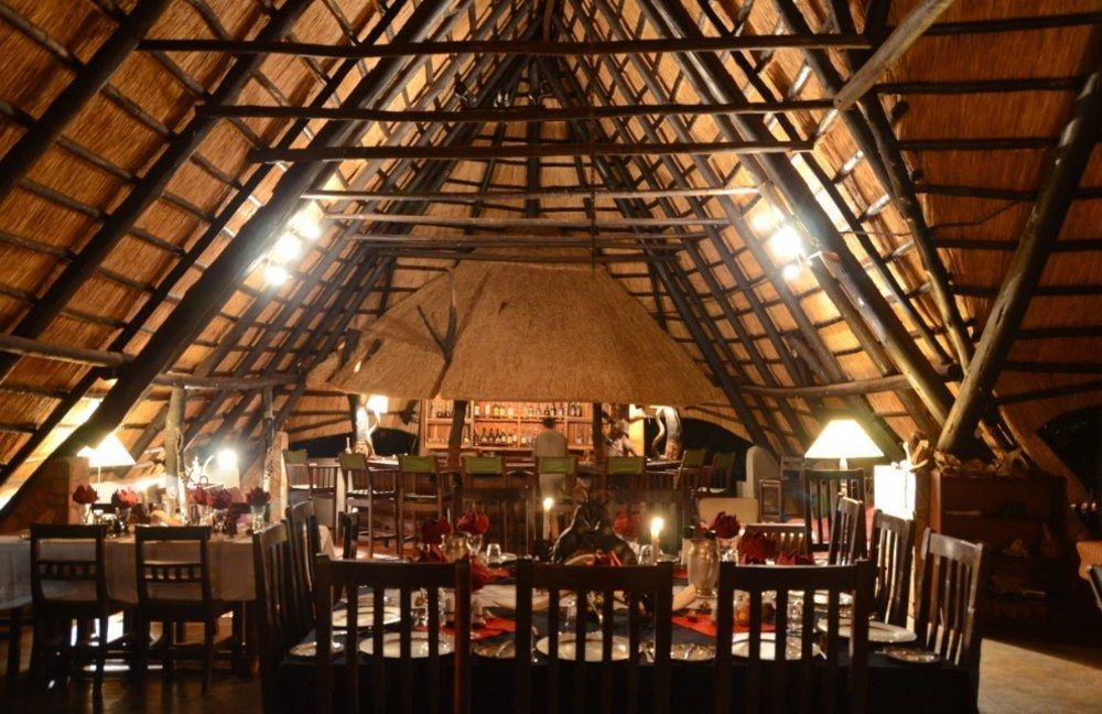 Ivory Lodge Dete Luaran gambar