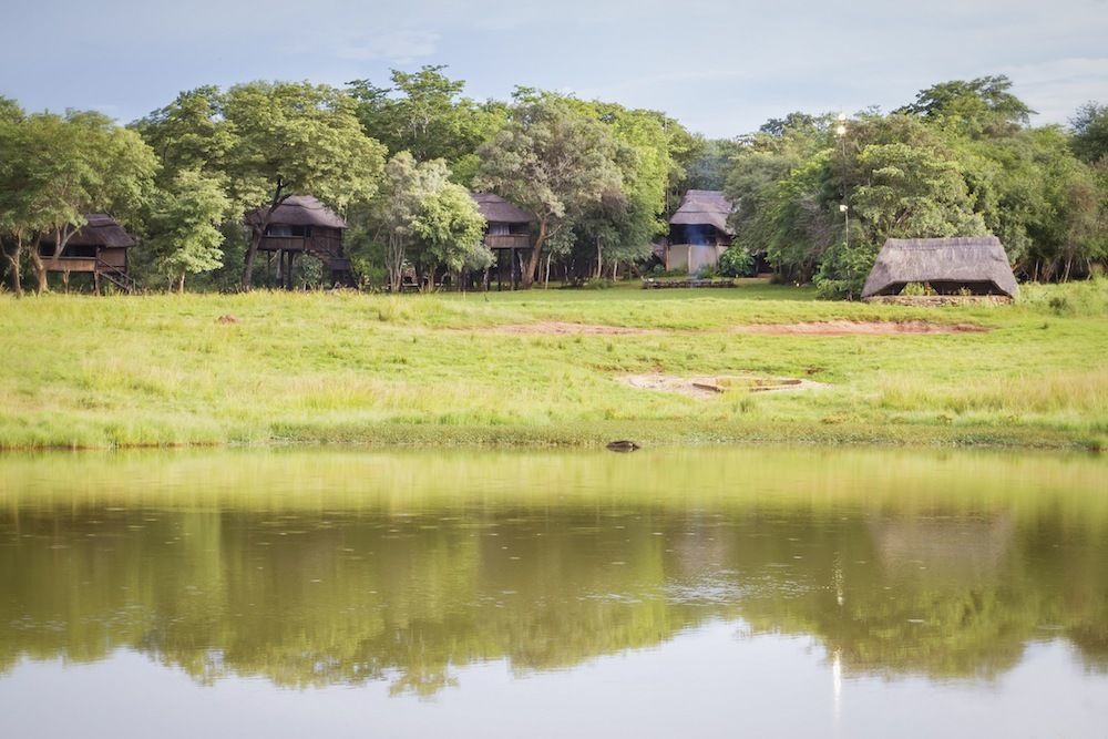 Ivory Lodge Dete Luaran gambar