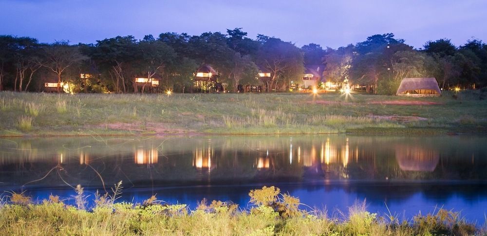 Ivory Lodge Dete Luaran gambar