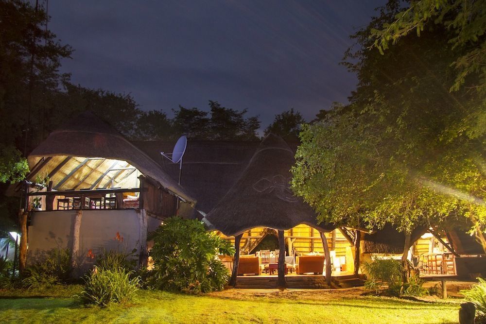 Ivory Lodge Dete Luaran gambar