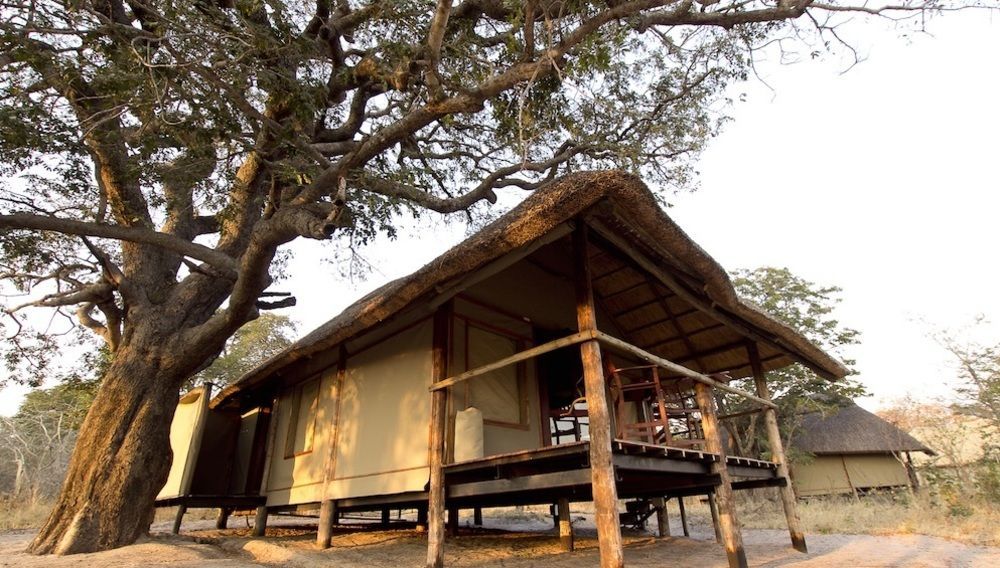 Ivory Lodge Dete Luaran gambar