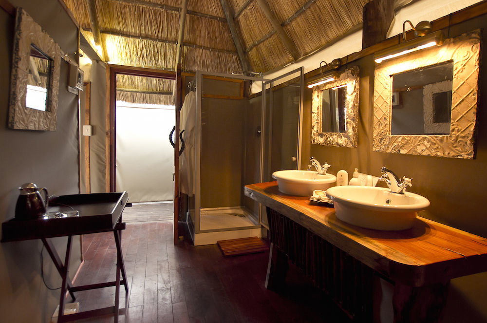 Ivory Lodge Dete Luaran gambar